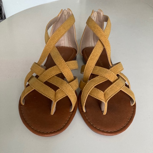 Cute sandals • flats heels • chic bohemian style - Picture 2 of 4